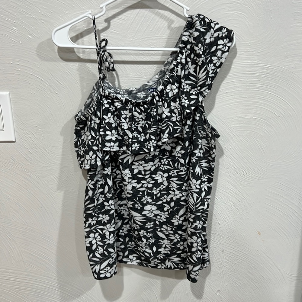 Old Navy top